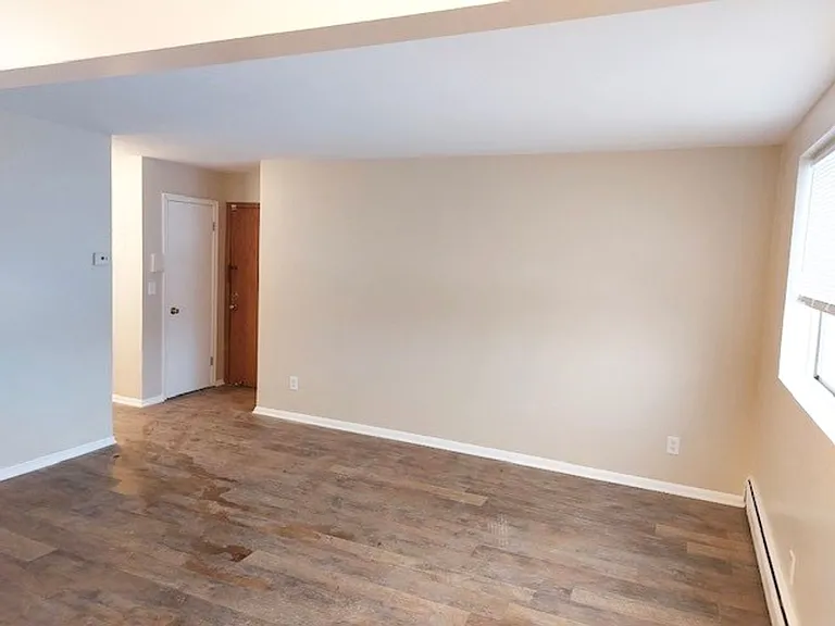 Central Flats — Photo 12