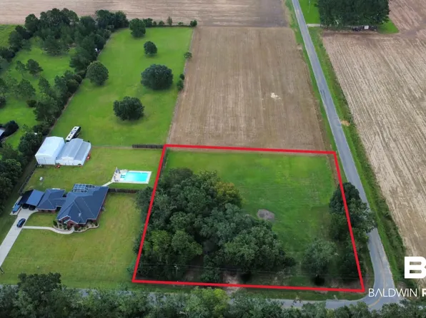 2 Wilson Ave, Loxley, AL 36551