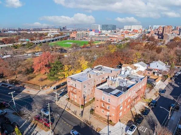 133-01 Booth Memorial Avenue image 17 of 20