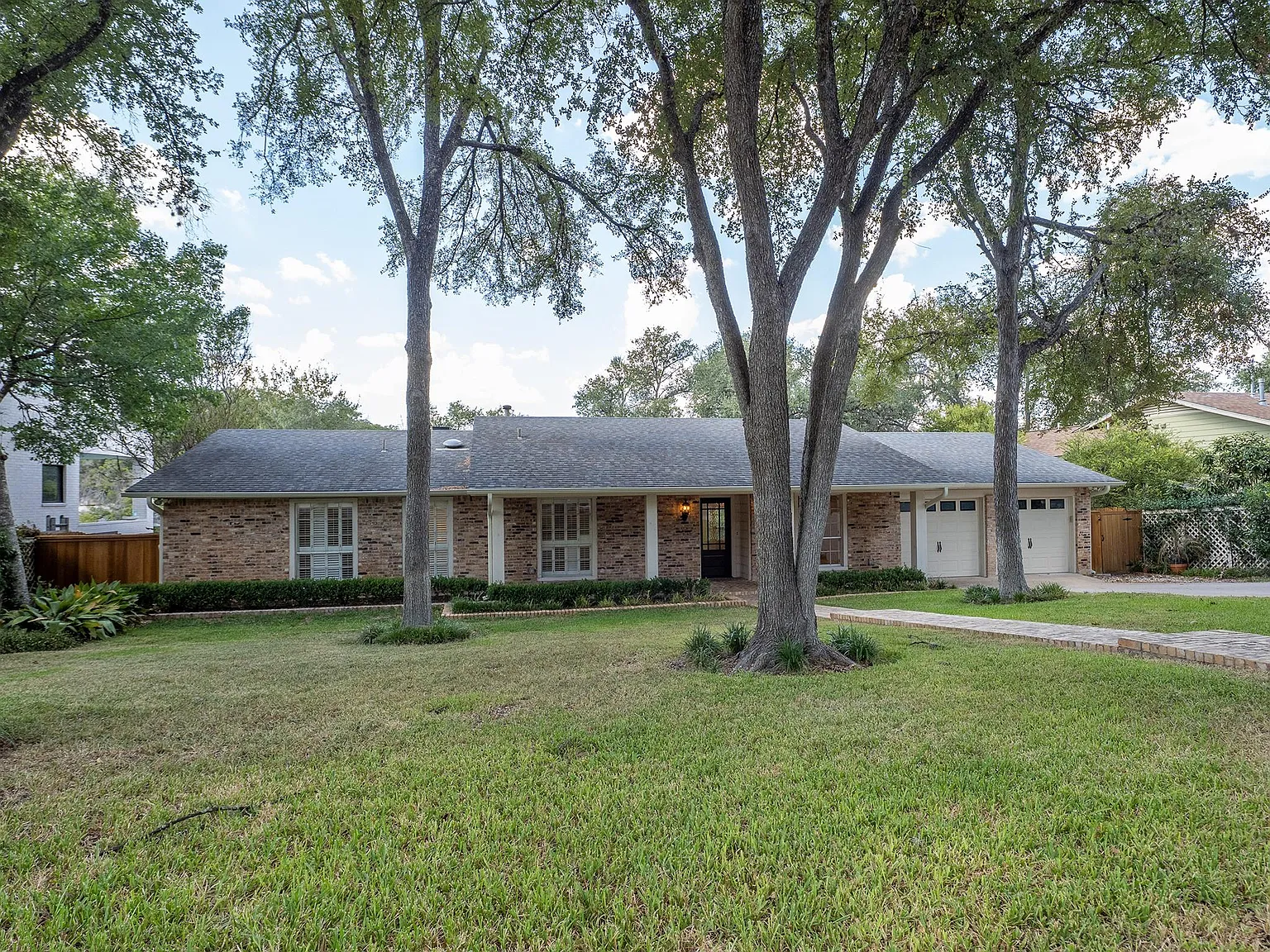3 bed, 2.0 bath, 1870 sqft, $5,500 — Photo 4