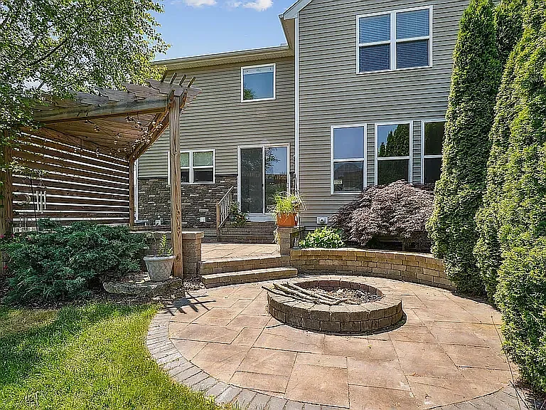 140 Andiron Dr — Photo 29