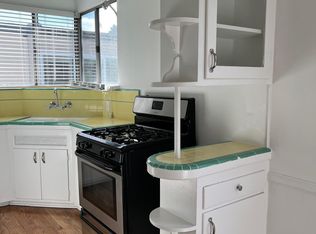 2269 N Beachwood Dr #203, Los Angeles, CA 90068