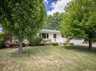 2101 Ridgewood Ave, Muscatine, IA 52761