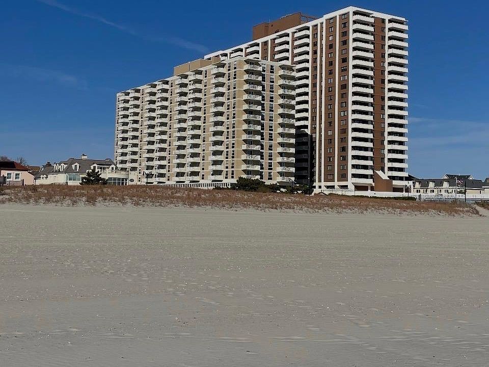 1st image of 101 S Plaza Pl APT 1107