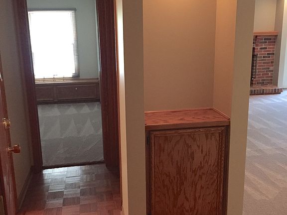 4th image of 4910 Pleasant St Unit 9