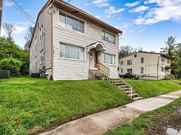 2nd image of 3835 Vine St