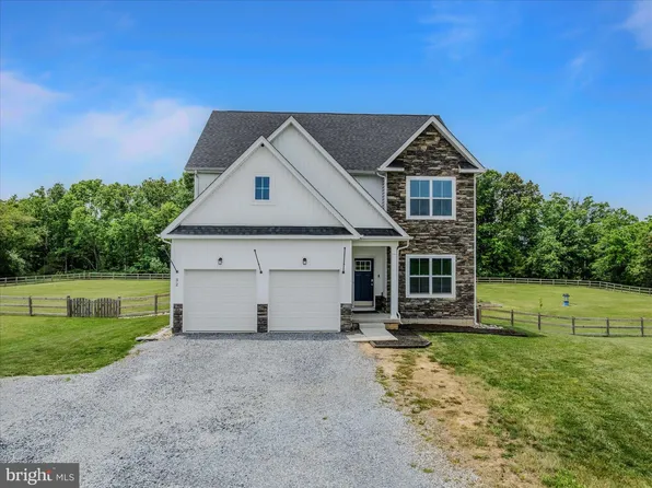 32 Trophy Ct, Kearneysville, WV 25430