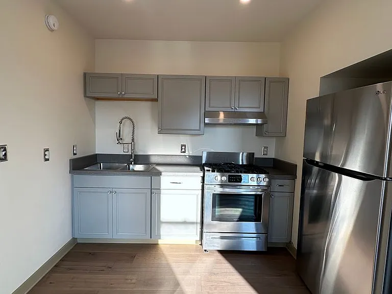 263 Main St — Photo 10