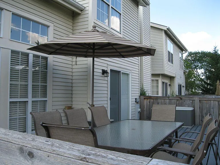 838 Newbury Ct — Photo 8