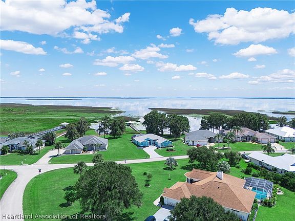 3rd image of 1125 Lakeside Way