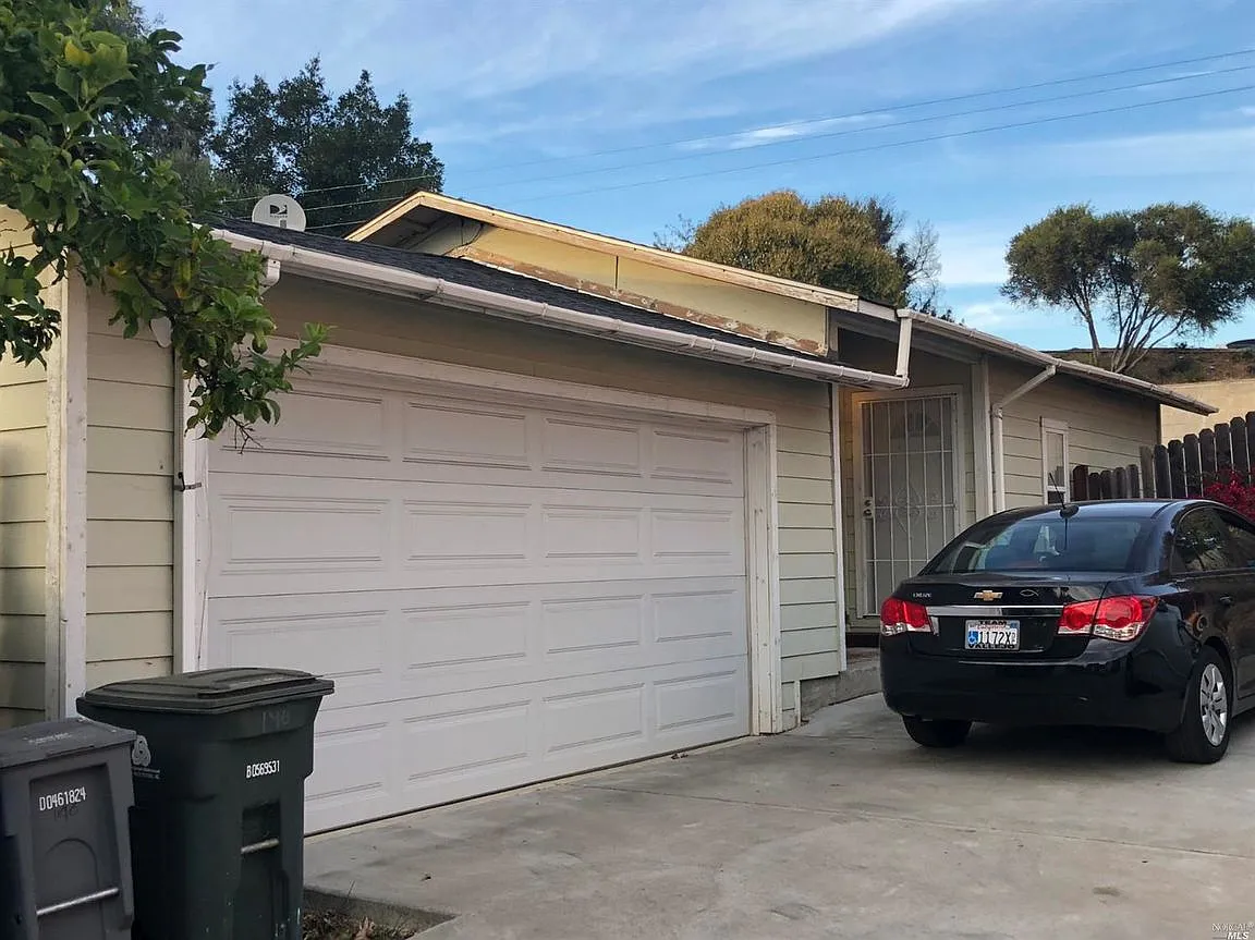 146 Idora Ave photo 1