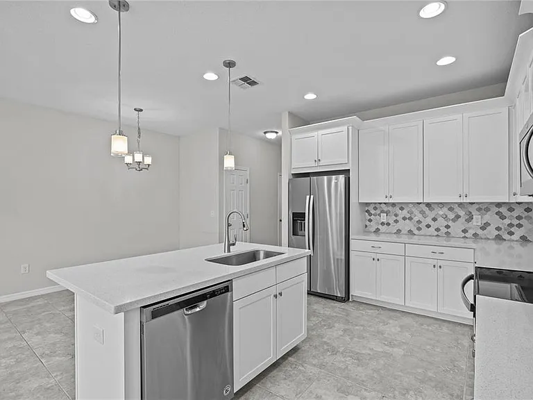 8061 Glenlloyd Ave — Photo 7