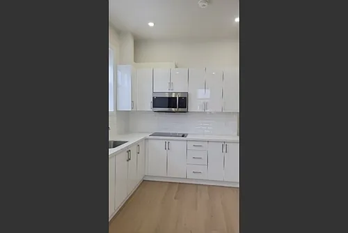 304 Albert St W Photo 1