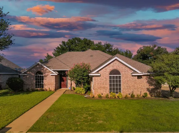 6128 Iron Horse Dr, North Richland Hills, TX 76148