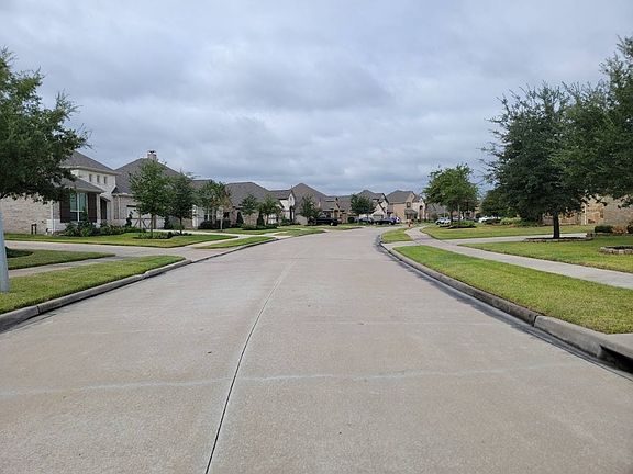 5th image of 6107 Verde Place Ln