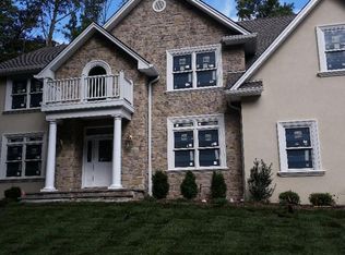 395 Maple St, Haworth, NJ 07641