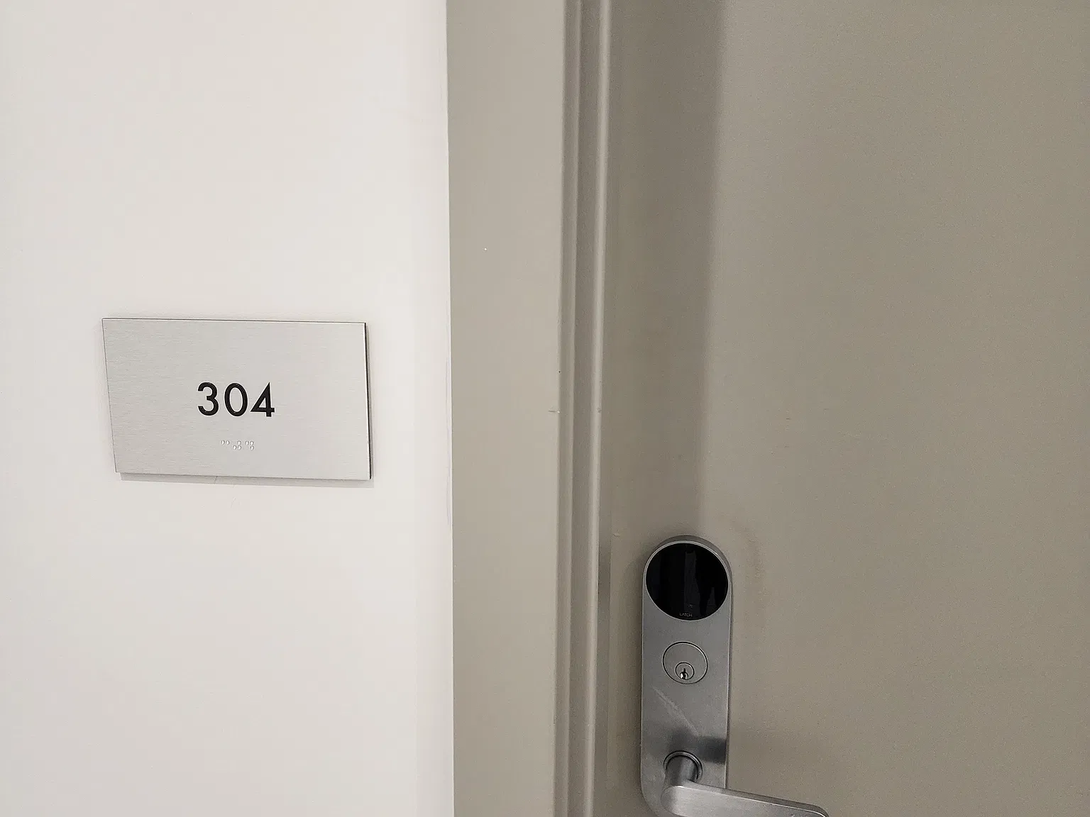 2 bed, 862 sqft, $3,000 — Photo 1