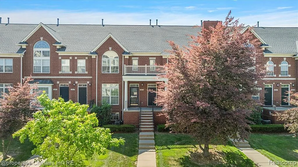 2 bed, 2.5 bath, 1872 sqft, $2,500 — Photo 3