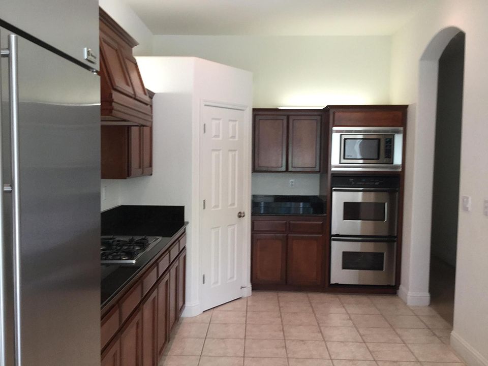 1st image of 2727 Jordan Ave
