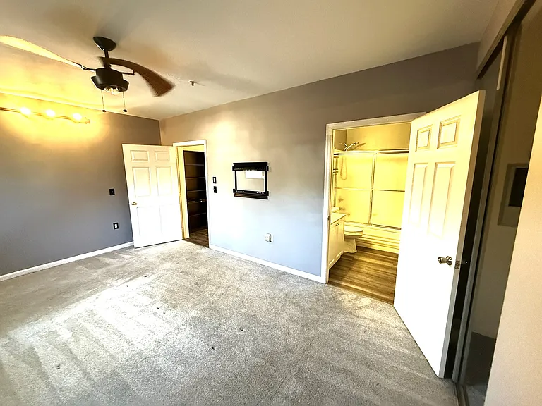 1160 Wickford Ct #10F — Photo 17