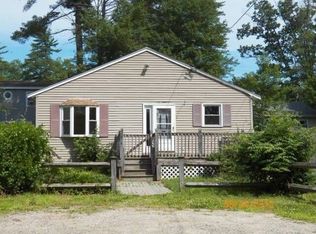1014 Collettes Grove Rd, Derry, NH 03038