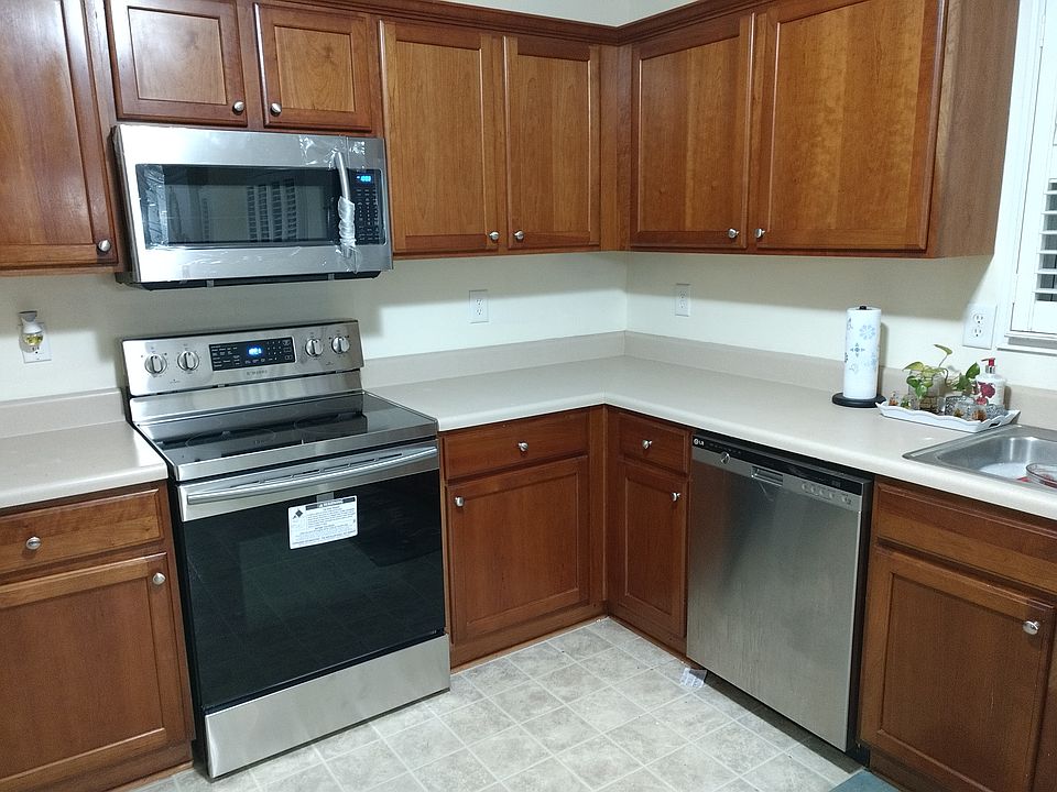 1st image of 250 Plantation Dr