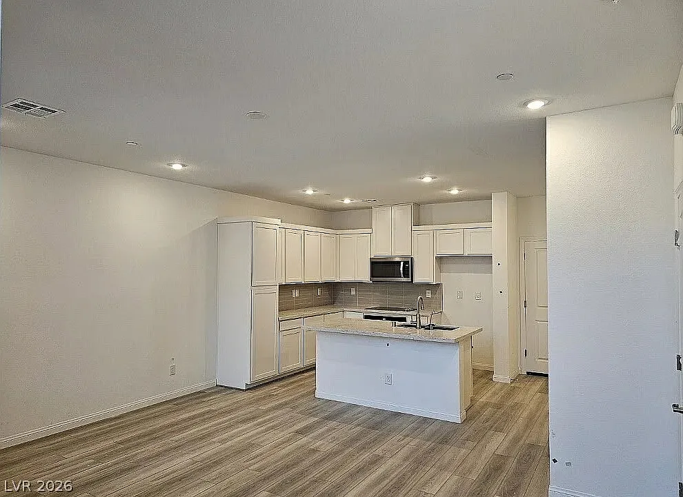 2 bed, 2.5 bath, 1449 sqft, $1,900 — Photo 1