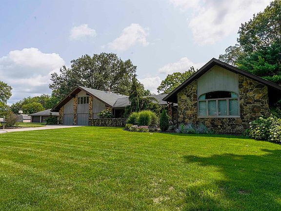 3rd image of 3623 Golden Ln