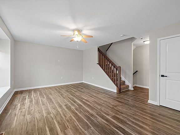 3rd image of 5167 Horseshoe Falls Dr