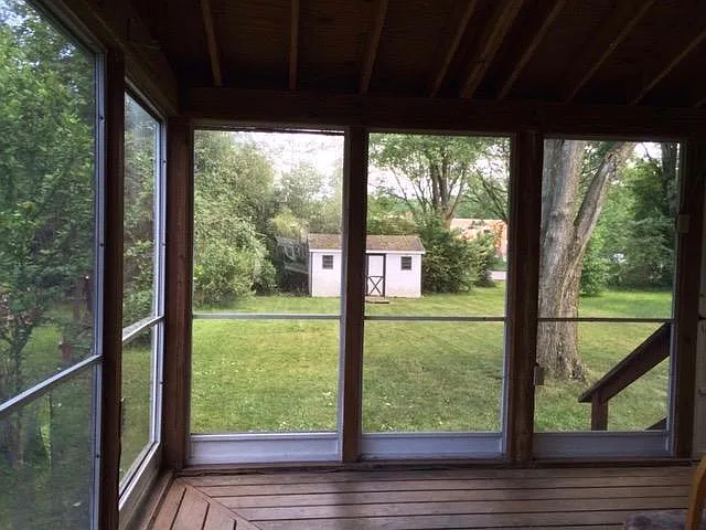3 bed, 1100 sqft, $2,075 — Photo 4