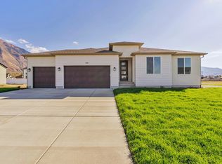 1018 E 250 S, Salem, UT 84653