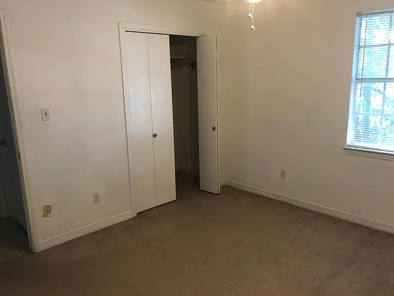 204 Joachim Dr — Photo 4