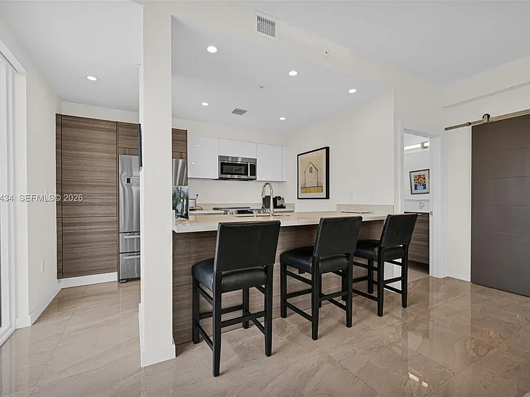 1900 SE 2nd St #301 — Photo 12