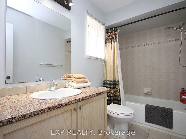 1318 Mowat Ln — Photo 15