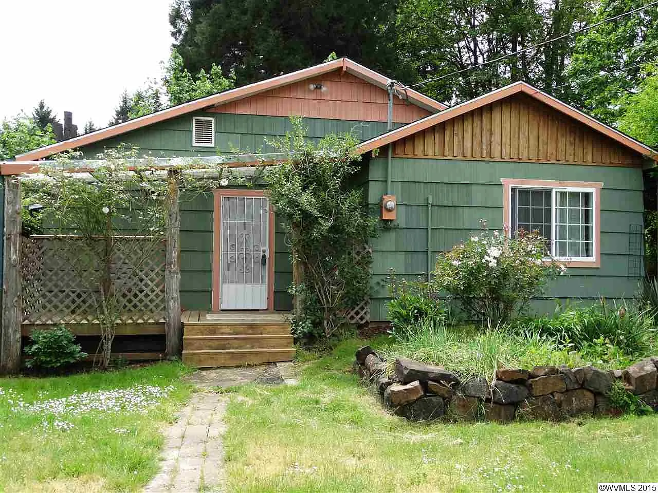 281 Fairoaks St photo 1