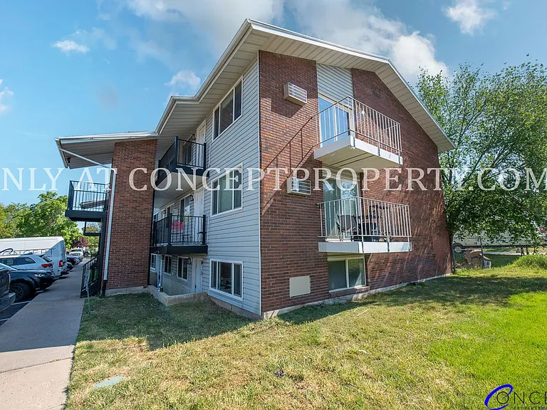 Green Acres — Photo 65