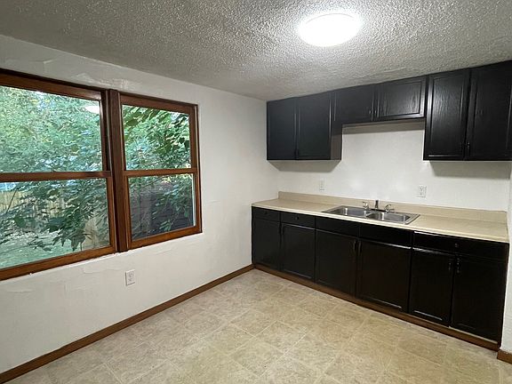 3rd image of 1710 Log Cabin Ave #U