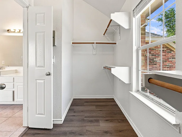 8009 Riverwalk Trl — Photo 6