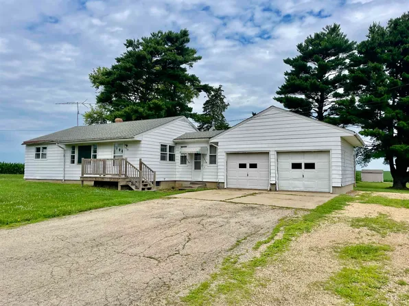 308 W Logan St, Forreston, IL 61030