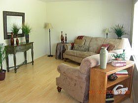 5th image of 394 Fairlane Dr