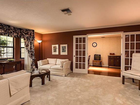 3rd image of 808 Marco Dr NE