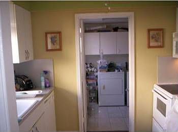 5th image of 711 NE 87th St