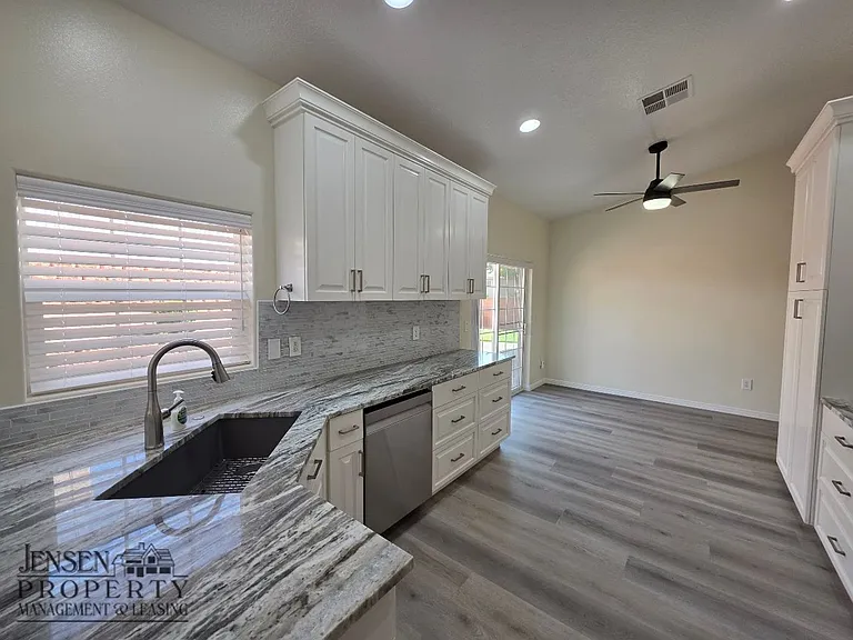 2055 E 180 South Cir — Photo 4