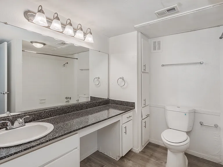 Updated bathroom with modern fixtures