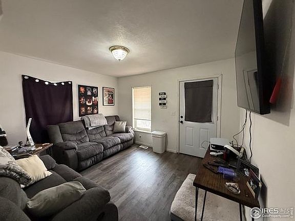 3rd image of 303 Lee St