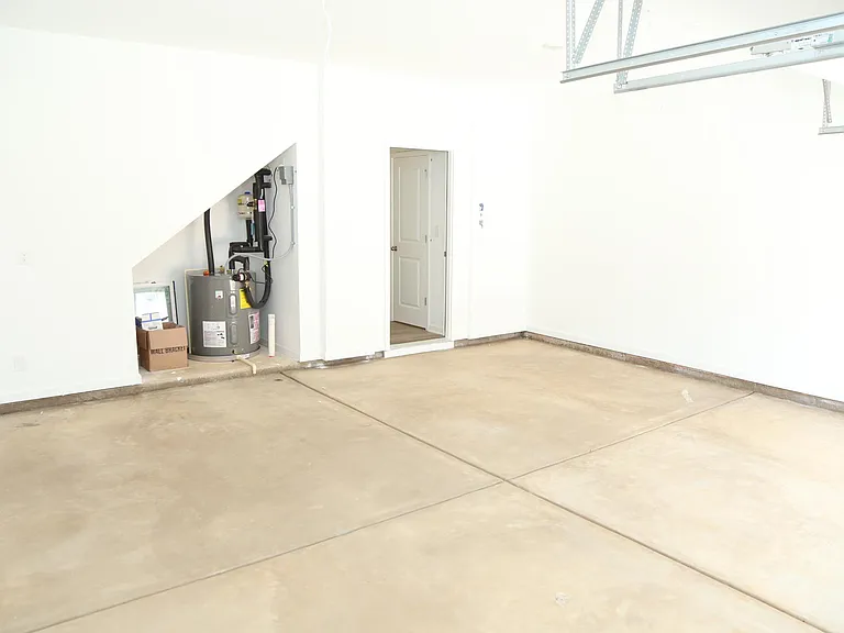 5785 Thornton Dr — Photo 28
