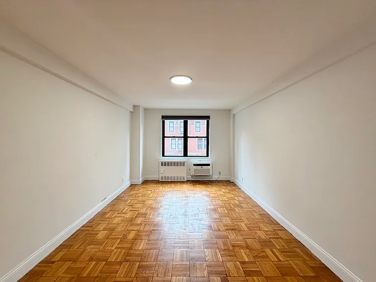 141 E 89th St #3G — Photo 4