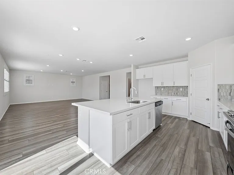 32839 Waylon Ct — Photo 12