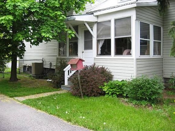 2nd image of 528 New York Ave