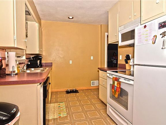 5th image of 310 Colfax Ave